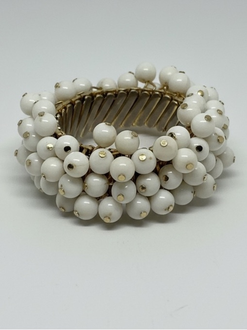 Vintage Milk Glass & White Lucite Jewelry Set - Picture 5 of 9